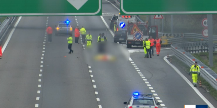 E rëndë/ 62-vjeçari shqiptar kishte dalë në rrugë të punonte, përplaset për vdekje nga një makinë