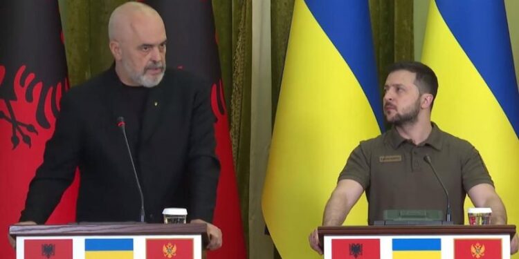 “Charteri gjigand , kostumet e shtrenjta dhe fryrjet prej laçi…”/ Paloka thumbon Ramën: Zelensky e di Shqipërinë një vend të pasur