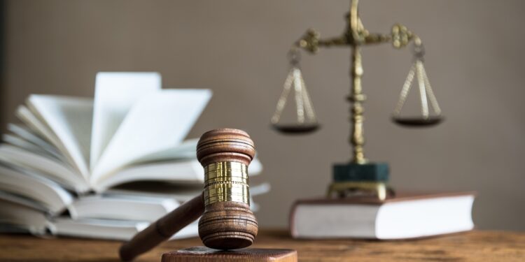 Ndryshime në Kodin Penal, partnerët që tradhtojnë do të dënohen me burg
