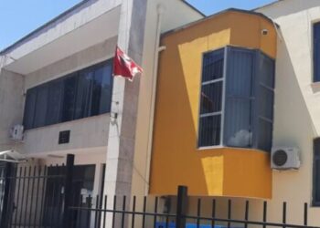 Ndodh në burrel/ Drejtori dhunoi punëtorin pse iku te pijë ujë, shantazhon dëshmitarët