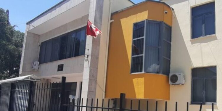 Ndodh në burrel/ Drejtori dhunoi punëtorin pse iku te pijë ujë, shantazhon dëshmitarët