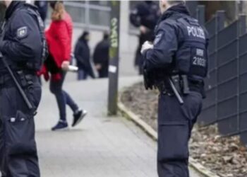 E rëndë në Gjermani, nxënësi qëllon me thikë 4 bashkëmoshatarë