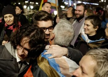 Greqia miraton ligjin për martesat brenda të njëjtës gjini, me të drejtë adaptimi