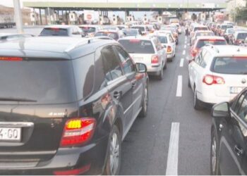 Fluks në Morinë, qytetarët e Kosovës zgjedhin Durrësin e Tiranën për të festuar Pavarësinë: Jemi një