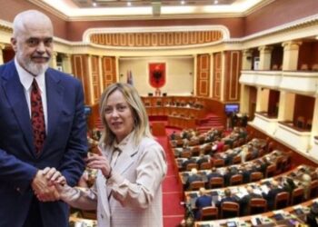 Marrëveshja Shqipëri-Itali për emigrantët, ja çfarë pritet të ndodhë në seancën e sotme plenare