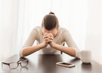 Rritet numri i të rinjve që vuajnë nga shëndeti mendor