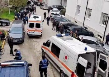 Rëndohet bilanci i shpërtimit në Lushnjë/ Pas babait ndërron jetë edhe djali, 8 të plagosur