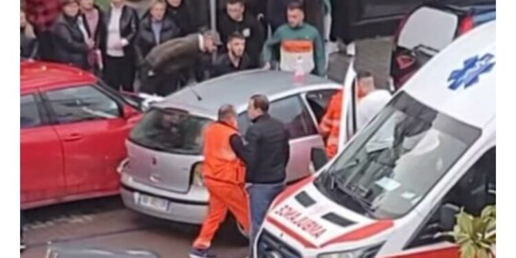 Aksident në Elbasan, plagoset rëndë një person