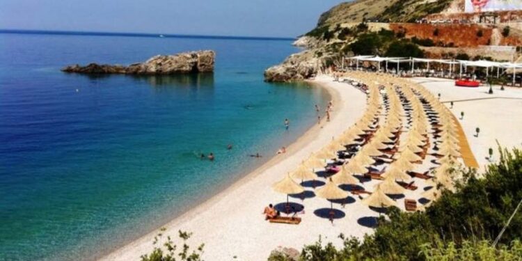 Projektligji për turizmin/ Tërhiqet qeveria: Qytetarët që japin dhoma me qira s’do regjistrohen si biznes, Ulet dhe gjoba