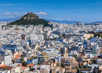 Greqia rrit pagën minimale, nga 1 prilli do të jetë 830 euro