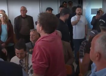 Shtyhet mbledhja e Këshillit Bashkiak në Himarë, shkak tensionet nga mbështetësit e Belerit