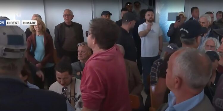 Shtyhet mbledhja e Këshillit Bashkiak në Himarë, shkak tensionet nga mbështetësit e Belerit