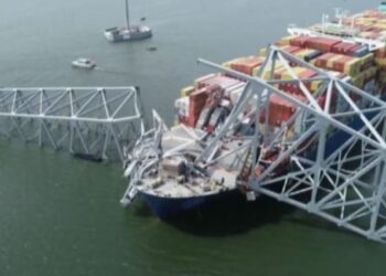 U shemb pas përplasjes së anijes, 6 prej punëtorëve që ndodheshin në urë dyshohet se kanë vdekur