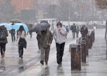 Moti “rebeleohet”/ Fundjava me temperatura të pazakonta dhe pranvera me reshje shiu