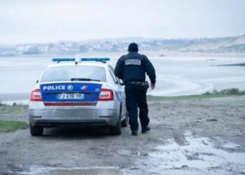 Tragjike në Kanalin Anglez/ Mbytet varka e vogël, vdes 7-vjeçarja