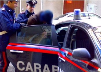 Dhunoi gruan teksa flinte, arrestohet shqiptari/ 48-vjeçari rrahu  edhe djalin e mitur pasi…