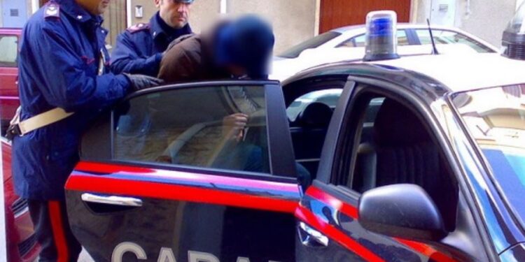 Dhunoi gruan teksa flinte, arrestohet shqiptari/ 48-vjeçari rrahu  edhe djalin e mitur pasi…