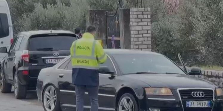 Atentati pranë shkollës në Lezhë, nxënësi: Audi u kthye me dyer të hapura dhe mori autorët që qëlluan