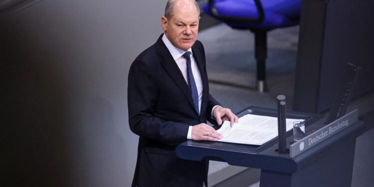 Kancelari gjerman Scholz: Putin e shkeli parimin e paqes! Kufijtë s’ndryshohen me dhunë