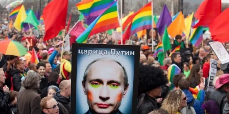Rusia shton lëvizjen LGBT në listën e organizatave ekstremiste dhe terroriste