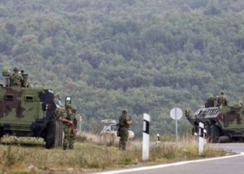 Rrezik lufte në Ballkan, Serbia “aktivizon” 48 bazat ushtarake rreth Kosovës, vendos ushtrinë në kufi