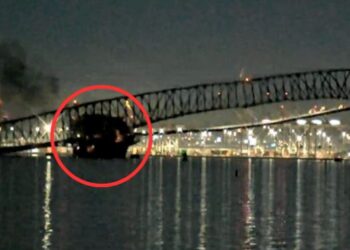 VIDEO/ Shembet ura në Baltimore të SHBA, u godit nga një anije mallrash