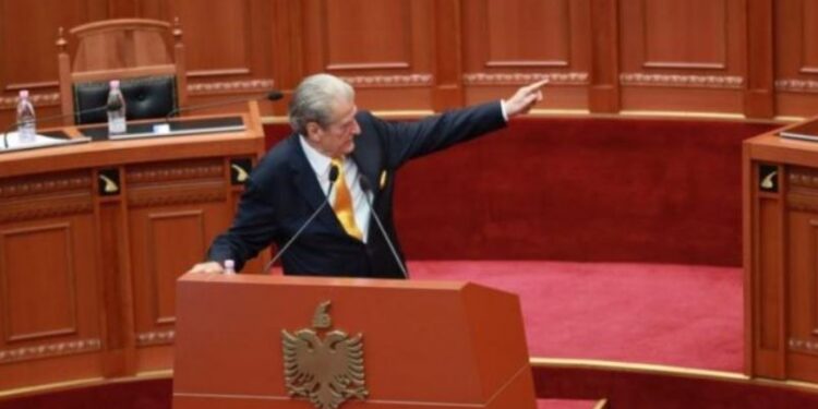 Berisha mbetet jashtë grupit parlamentar të PD-së, Kuvendi jep arsyet