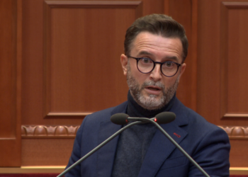 Ngrihet komisioni parlamentar i censurës, ja kush janë personazhet që do iu mbyllin gojën mediave