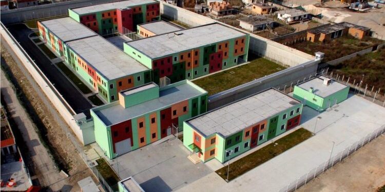 Nis zbatimi i amnistisë penale, ja sa persona lënë sot ambientet e paraburgimit në Vlorë