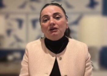 “Drafti është kriminal”/ Aktivistja: Skandaloze! Një vajze 16-vjeçare nuk i japin patentë, i lejojnë abortin