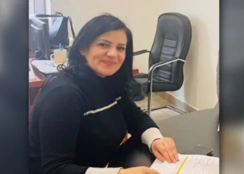 Lirohet nga burgu ish këshilltarja e Arben Ahmetajt, Alda Klosi