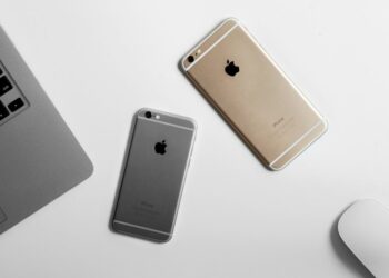 E papritur! Apple bie nga froni, ja kush ia zë vendin