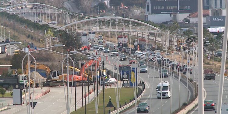 Zgjerimi i autostradës Tiranë–Durrës do zgjasë 19 muaj, ja sa do të kushtojë