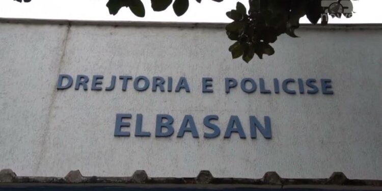 Konfirmohet përdhunimi i të riut me probleme mendore në Elbasan, Gjykata vendos për dy të arrestuarit