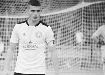 EMRI/ U rrëzua nga tarraca e biznesit të familjes së tij, ndërron jetë  21-vjeçari