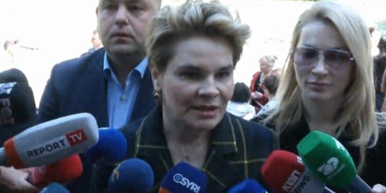 Monika Kryemadhi para nisjes së Konventës: “Jam gladiatore me taka”