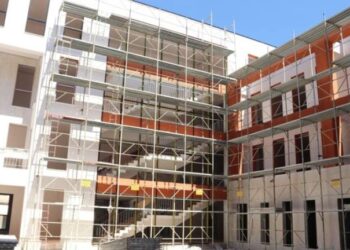 OECD: Ndërtuesit duhet të paguajnë taksa për burimet natyrore, po dëmtojnë mjedisin