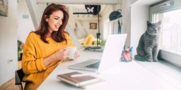 Vijnë si turistë, por punojnë online nga Shqipëria, ja ç’është viza D
