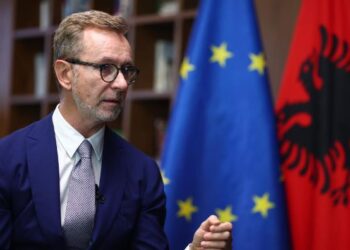 Ambasadori i BE, thirrje Shqipërisë: Luftoni korrupsionin, të vijojë reforma në drejtësi