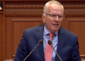 Debate për ushtrinë në Komisionin e Sigurisë/ Xhaferi: Shqipëria është “pushtuar” nga korrupsioni