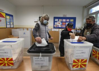 Maqedonia e Veriut voton në raundin e parë të zgjedhjeve presidenciale, mes kandidatëve dhe 2 shqiptarë