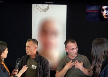 Manjaku dhunon grupin e Piranjave: Kam tatuazh sytë e saj, do e thyej kameran! 