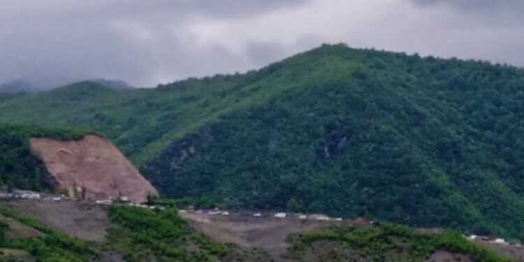 Aksident në Rrugën e Arbrit, radhë kilometrike automjetesh në të dyja anët