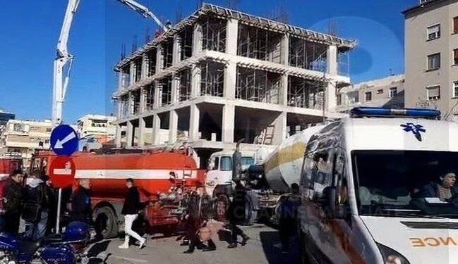 E rëndë në Shëngjin/ Bie nga lartësia dhe humb jetën punëtori, dyshohet se…