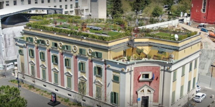 Taksat e ndërtimit mbajnë ‘gjallë’ Bashkitë. Në 2023 u arkëtuan 13 mld lekë nga ndërtesat e reja