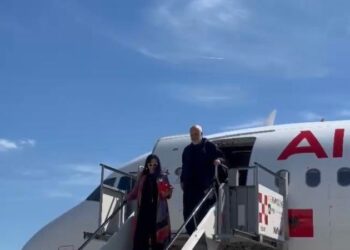 Rama mbërrin në Itali. Nxjerr pamjet nga Pallati i Sportit ku do të zhvillohet takimi me emigrantët(video)