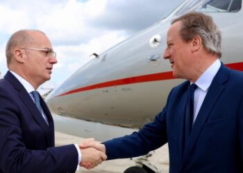 Nga konferenca me Ramën tek takimi në Presidencë, David Cameron mbërrin në Tiranë (axhenda)