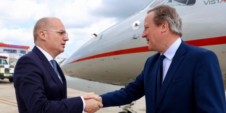 Nga konferenca me Ramën tek takimi në Presidencë, David Cameron mbërrin në Tiranë (axhenda)
