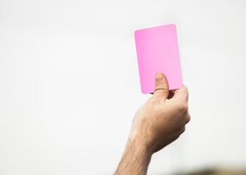 Miratohet kartoni rozë në futboll, do të aplikohet në Kupën e Amerikës