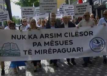 1 Maji nis me protesta, mësuesit zbarkojnë në rrugë, zbardhen kërkesat e tyre